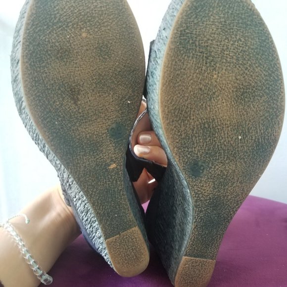 2for30!! Textured Blue Wedge Sandals - Picture 9 of 10